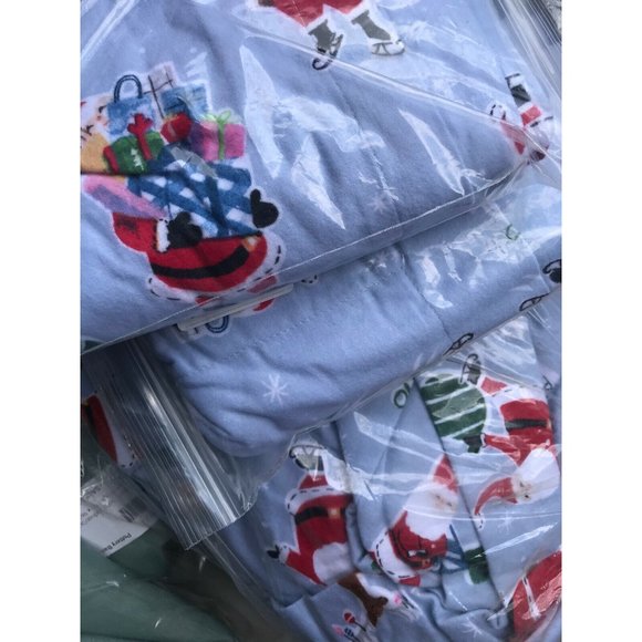 Pottery Barn Kids Organic Flannel Skating Santa Duvet Cover Full/Queen 2 Shams - Picture 2 of 2